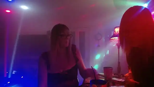 Snapshot of COUPLE4VOYEUR01 chatting on October 11, 6:39 pm COUPLE4VOYEUR01 online show from October 11, 6:39 pm