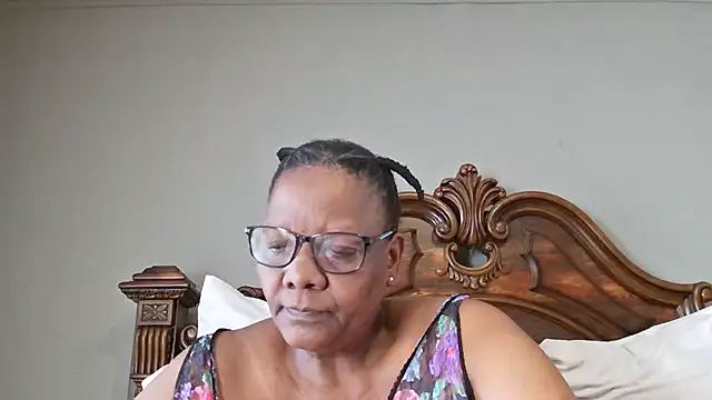 Snapshot of SEXYBOOBSNASS chatting on January 28, 7:32 am SEXYBOOBSNASS online show from January 28, 7:32 am