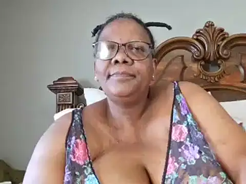 Snapshot of SEXYBOOBSNASS chatting on January 31, 8:11 am SEXYBOOBSNASS online show from January 31, 8:11 am