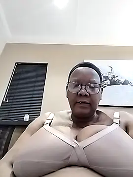 Snapshot of SEXYBOOBSNASS chatting on September 22, 6:43 pm SEXYBOOBSNASS online show from September 22, 6:43 pm