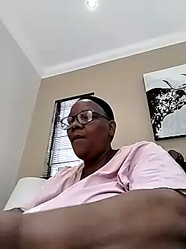 Snapshot of SEXYBOOBSNASS chatting on September 28, 8:52 am SEXYBOOBSNASS online show from September 28, 8:52 am