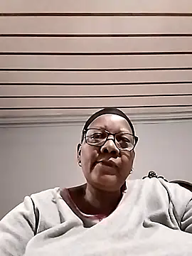 Snapshot of SEXYBOOBSNASS chatting on October 3, 8:28 pm SEXYBOOBSNASS online show from October 3, 8:28 pm