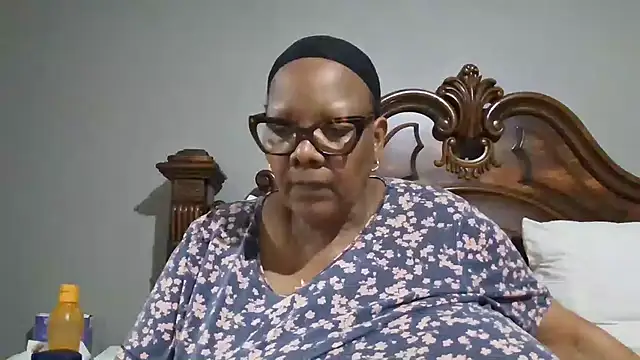 Snapshot of SEXYBOOBSNASS chatting on October 10, 6:18 pm SEXYBOOBSNASS online show from October 10, 6:18 pm