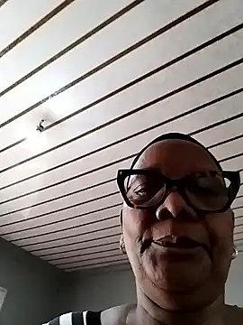 Snapshot of SEXYBOOBSNASS chatting on October 26, 5:35 am SEXYBOOBSNASS online show from October 26, 5:35 am