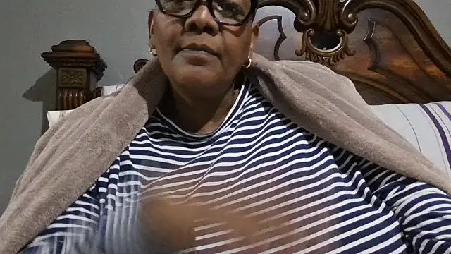 Snapshot of SEXYBOOBSNASS chatting on October 30, 7:03 pm SEXYBOOBSNASS online show from October 30, 7:03 pm