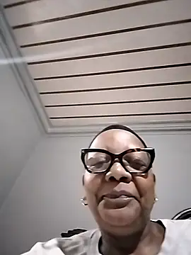 Snapshot of SEXYBOOBSNASS chatting on November 7, 6:52 pm SEXYBOOBSNASS online show from November 7, 6:52 pm