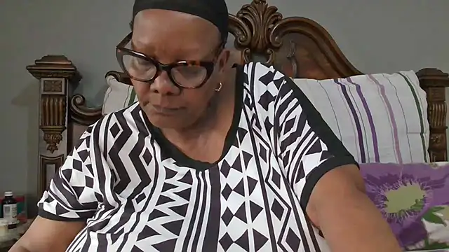 Snapshot of SEXYBOOBSNASS chatting on November 15, 11:40 am SEXYBOOBSNASS online show from November 15, 11:40 am