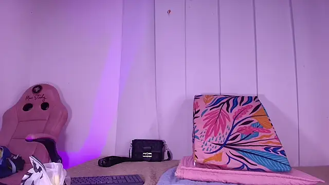 raven lilith  online show from October 17, 3:10 am