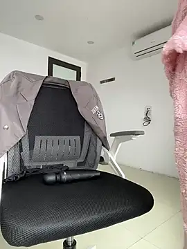 Shyn   online show from March 8, 8:22 am