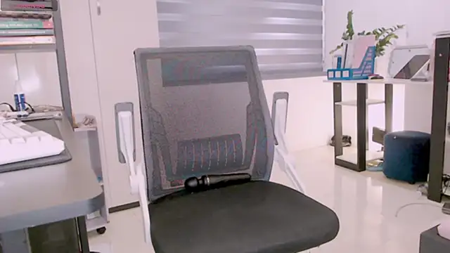 Shyn   online show from November 2, 2:47 am