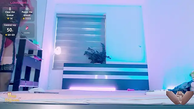 Shyn   online show from November 15, 1:36 am