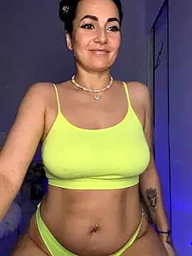 Snapshot of ImperialRice chatting on October 21, 6:25 am ImperialRice online show from October 21, 6:25 am