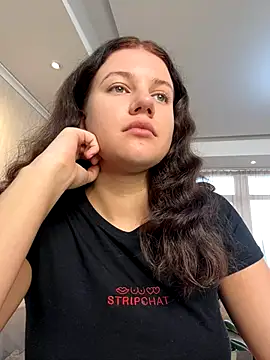 Snapshot of likaxxx chatting on December 5, 11:05 am likaxxx online show from December 5, 11:05 am