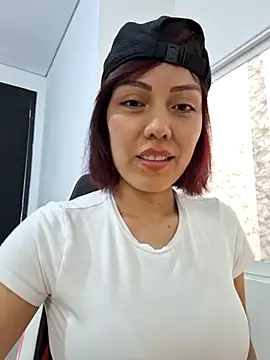 Snapshot of AiledSC chatting on December 14, 7:25 pm AiledSC online show from December 14, 7:25 pm