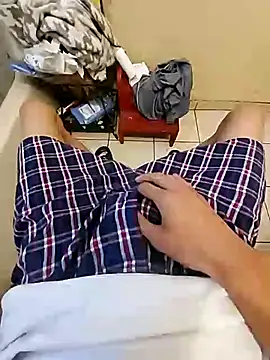 Bigstiffyuh online show from October 25, 10:15 pm