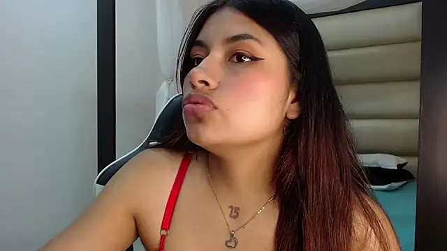 ChantalPetit online show from September 9, 6:07 pm