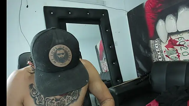 Snapshot of Strongernastyx chatting on February 7, 10:30 pm Strongernastyx online show from February 7, 10:30 pm