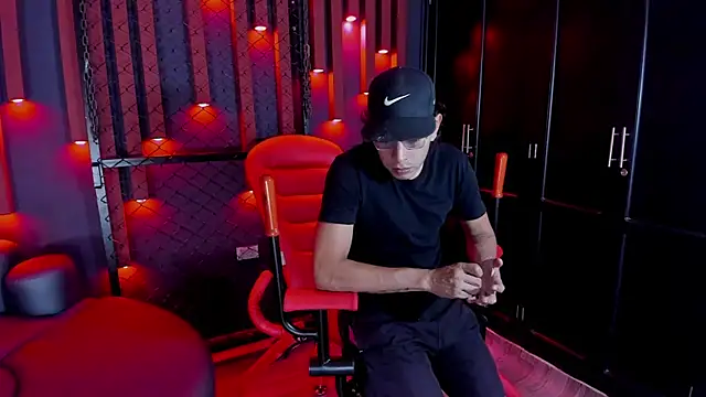 Snapshot of Strongernastyx chatting on March 5, 9:48 pm Strongernastyx online show from March 5, 9:48 pm