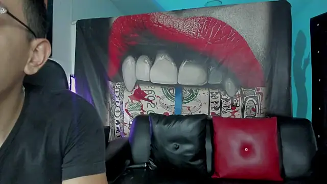 Snapshot of Strongernastyx chatting on November 16, 8:47 pm Strongernastyx online show from November 16, 8:47 pm