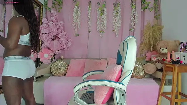 Snapshot of SammyGirlTS chatting on October 30, 11:44 am SammyGirlTS online show from October 30, 11:44 am