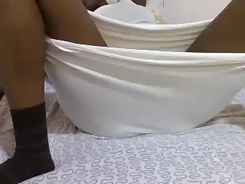 sweetelle09 online show from March 6, 1:27 am