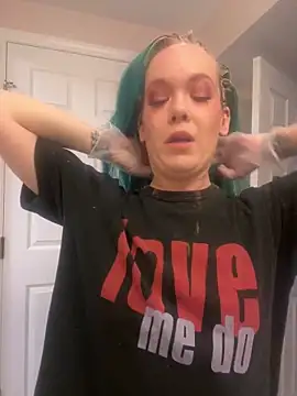 thetinyblue online show from March 6, 8:59 pm