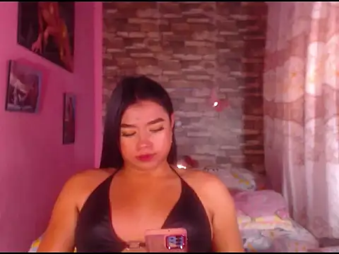 Snapshot of katrinawillff chatting on February 18, 8:36 pm katrinawillff online show from February 18, 8:36 pm