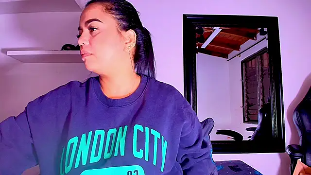 alexaa walker online show from February 13, 11:50 am