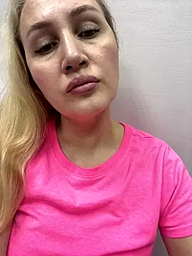 YourBlondee online show from December 4, 3:48 am
