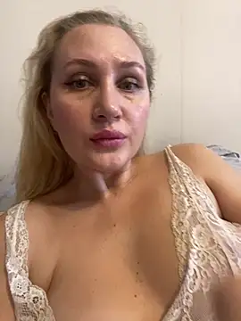YourBlondee online show from December 16, 5:59 am