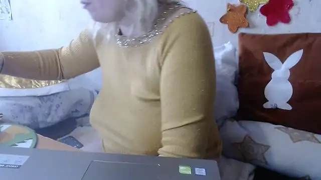 QueenLana online show from February 15, 8:11 am