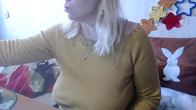 QueenLana online show from February 24, 12:05 pm