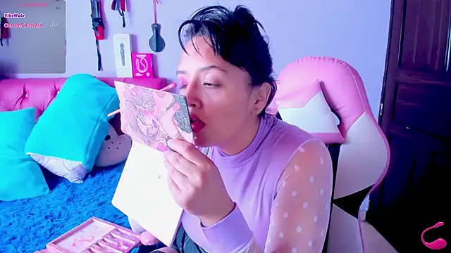 Snapshot of crissn0707 chatting on November 27, 2:19 pm crissn0707 online show from November 27, 2:19 pm