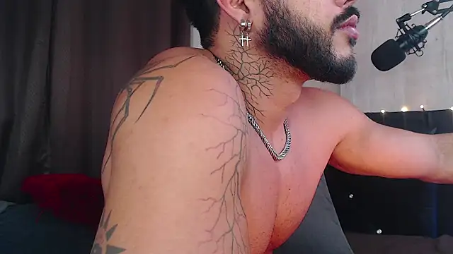 Artemis Kazttman online show from December 8, 1:47 pm