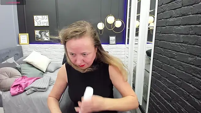 Snapshot of GabrielGold chatting on December 19, 8:55 pm GabrielGold online show from December 19, 8:55 pm