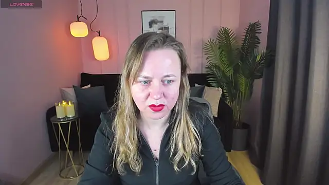 Snapshot of GabrielGold chatting on February 20, 8:47 pm GabrielGold online show from February 20, 8:47 pm