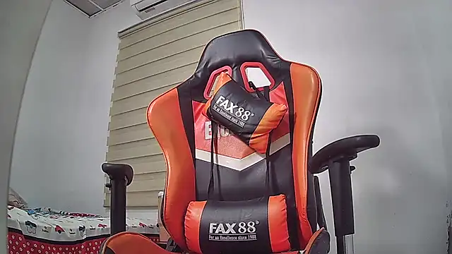 EvaTiffany online show from September 16, 12:33 am