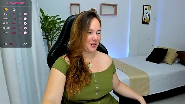 Snapshot of tamy_shine87 chatting on December 2, 11:18 pm tamy shine87 online show from December 2, 11:18 pm