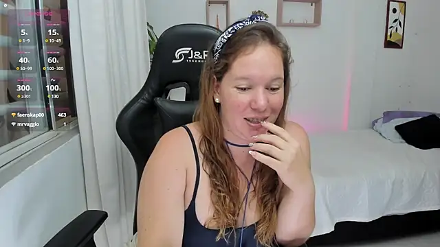 Snapshot of tamy_shine87 chatting on January 4, 3:18 am tamy shine87 online show from January 4, 3:18 am