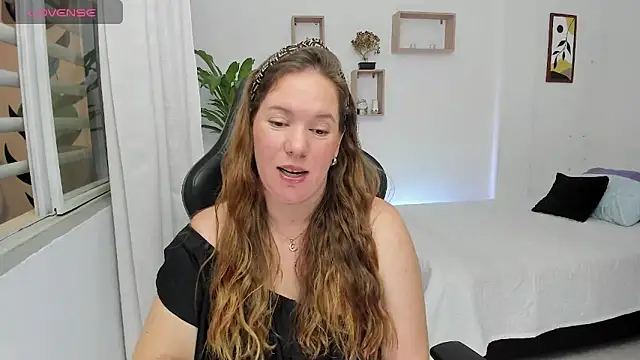 Snapshot of tamy_shine87 chatting on January 26, 2:56 am tamy shine87 online show from January 26, 2:56 am