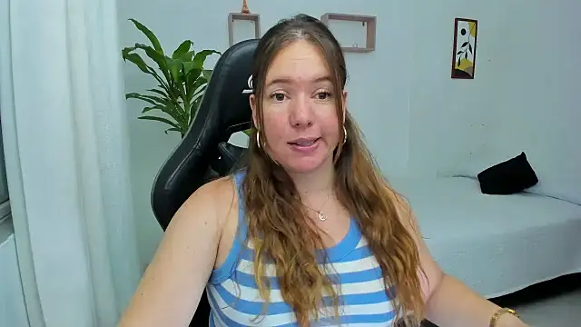 Snapshot of tamy_shine87 chatting on February 22, 3:12 am tamy shine87 online show from February 22, 3:12 am