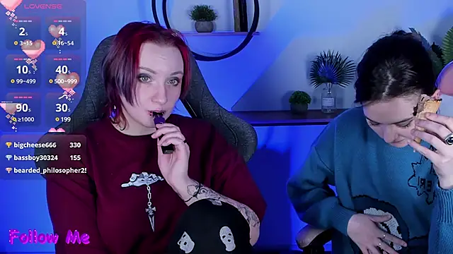 Snapshot of AsheLucker chatting on December 9, 11:45 pm AsheLucker online show from December 9, 11:45 pm