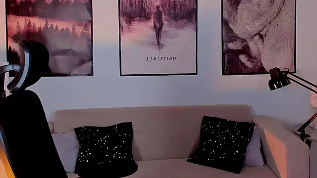 Snapshot of AsheLucker chatting on December 13, 8:04 pm AsheLucker online show from December 13, 8:04 pm