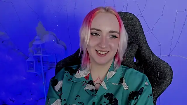 Snapshot of AsheLucker chatting on January 24, 2:39 am AsheLucker online show from January 24, 2:39 am