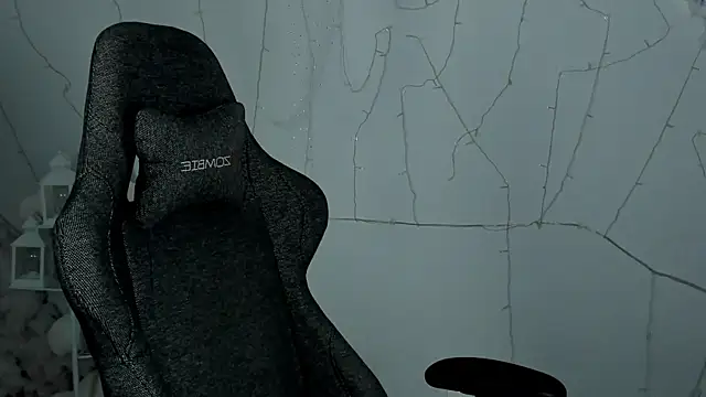 Snapshot of AsheLucker chatting on January 31, 2:58 am AsheLucker online show from January 31, 2:58 am