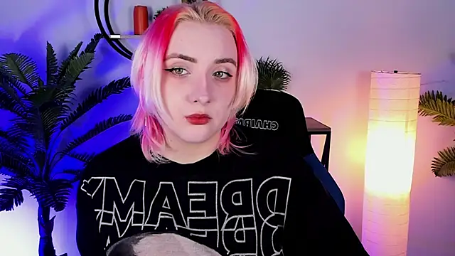 Snapshot of AsheLucker chatting on February 9, 5:01 pm AsheLucker online show from February 9, 5:01 pm