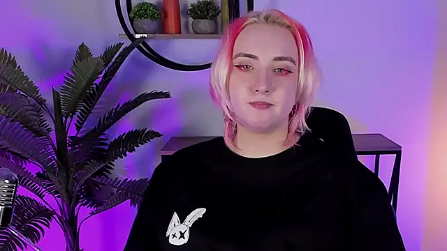 Snapshot of AsheLucker chatting on February 16, 11:48 pm AsheLucker online show from February 16, 11:48 pm