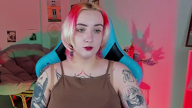 Snapshot of AsheLucker chatting on February 22, 2:06 am AsheLucker online show from February 22, 2:06 am