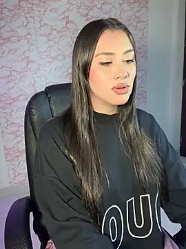 Snapshot of Ambar_pe_ chatting on December 5, 2:42 am Ambar pe online show from December 5, 2:42 am