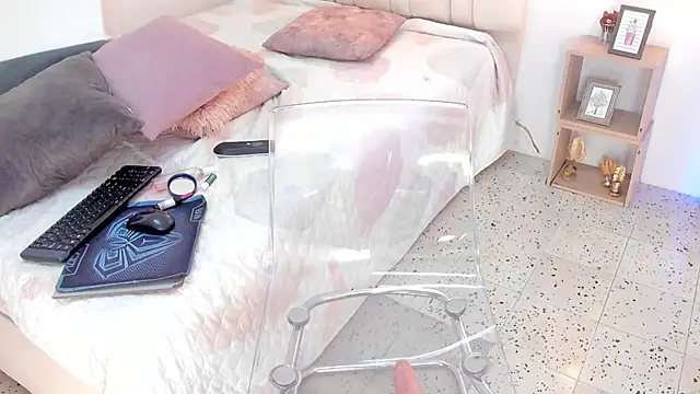 IsiisLovei online show from March 21, 2:29 pm